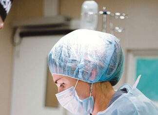 Stałe uczenie się i rozwijanie umiejętności to podstawowe cechy chirurga. Jak być dzisiaj "na bieżąco" w tej właśnie dziedzinie medycyny