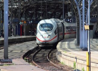 Jak dobrze odtłuścić płytkę paznokcia? Jak dobrze odtłuścić płytkę paznokcia?