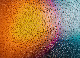 Czym myć zęby naturalnie?